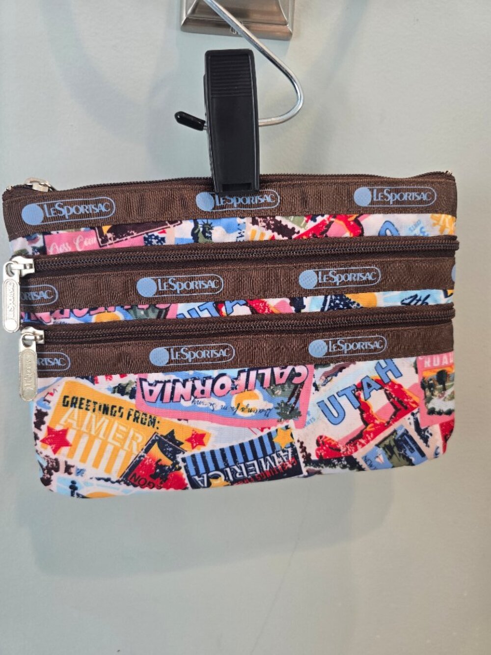 NWOT LeSportsac 3 Zip Cosmetic Pouch in "Greeting From America"